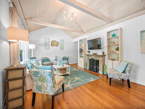 Three Bedroom Lido Key Vacation Home Sleeps Eight Guests